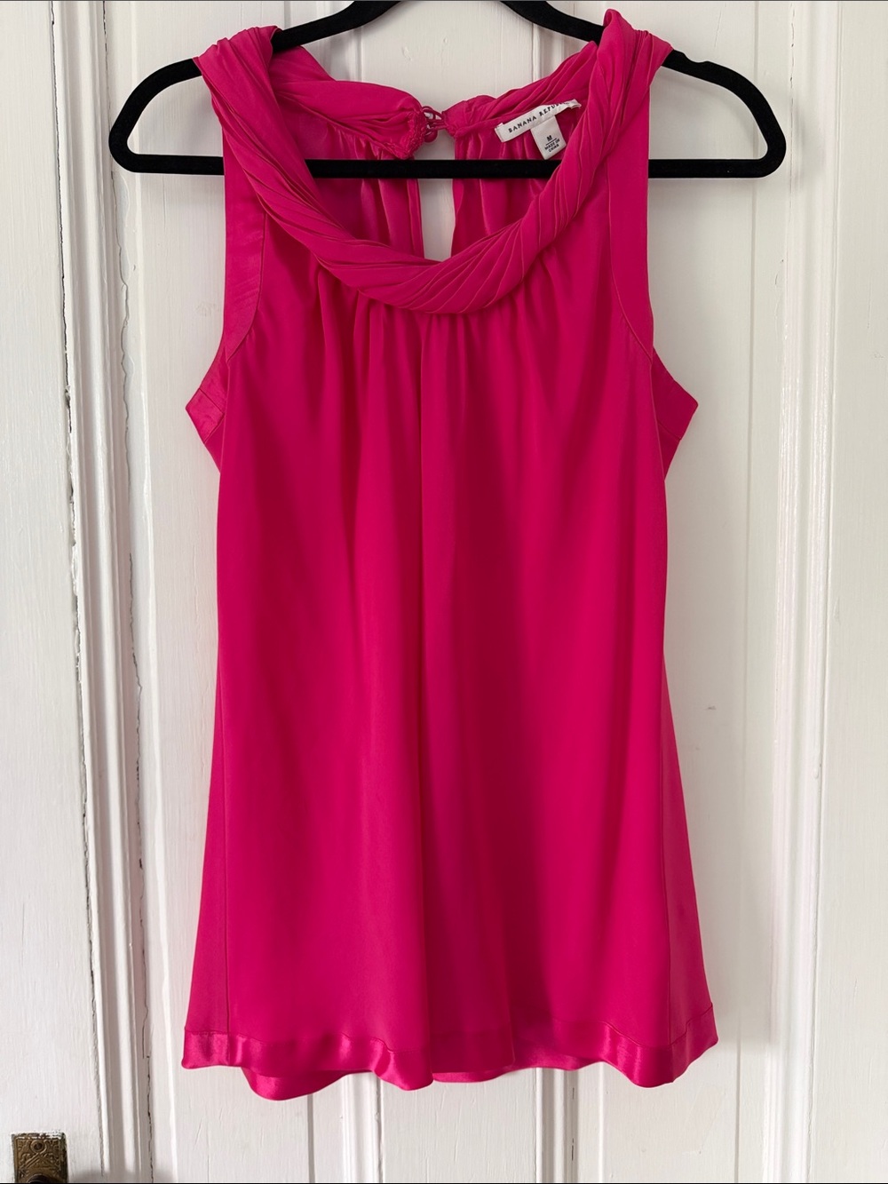 Banana Republic Vibrant Pink silk sleeveless Top size M